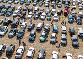 중고 자동차 시장도 냉각..카맥스, 판매량 뚝 떨어져