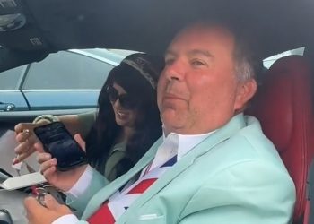 ‘정신 나간’ 애플부사장 “난 가슴 큰 여자 만진다”(영상)