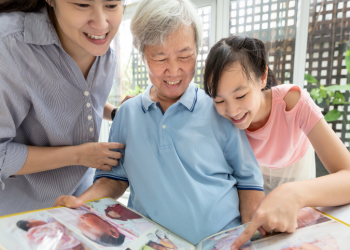 “잘 씹지 못하면 치매 위험 높아져’