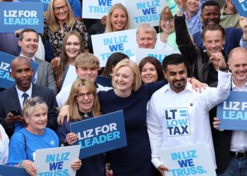 영국 새 총리 리즈 트러스 외무장관…47세의 ‘대처’신봉자