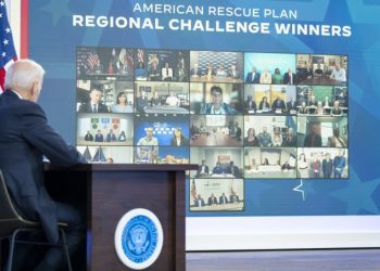 바이든 “미국이 일터로 다시 돌아왔다…일자리 점점 증가”