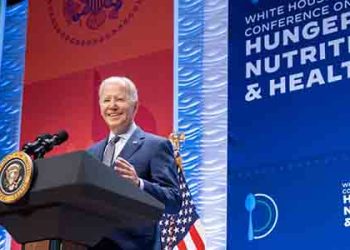 “재키 어딨나?” 바이든, 또 건강이상설..사망 의원 이름 불러