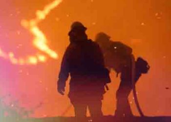 ‘페어뷰 산불’ 3일째 급속확산 중 진화율 5%, ..주민들 대피령 거부, 피해우려