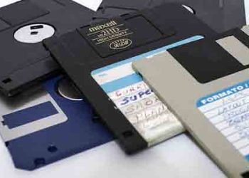 30년 뒤쳐진 일본,  마침내 ‘플로피디스크’ 퇴출키로