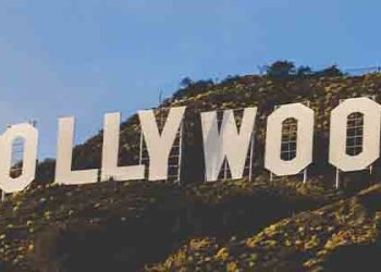 헐리우드 사인 100주년 앞두고 “더 하얗게” 새단장