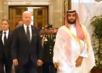 미국, ‘석유감산’ 사우디에 최후 통첩…”1년 무기판매 중단 검토”