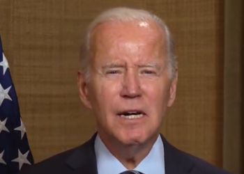 ‘3분기 플러스 성장’에 바이든 “미국 제조업 호황이다”