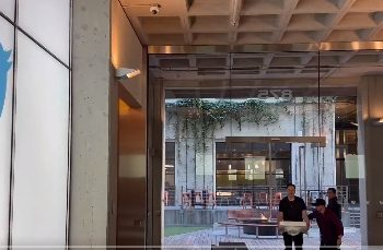 ‘트위터 인수’  머스크, 첫 행보는 경영진 물갈이