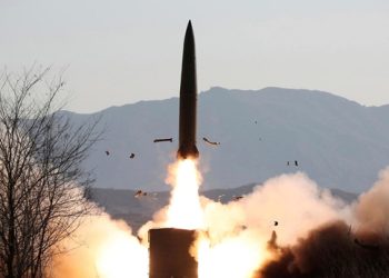 북한 탄도미사일 2발 동해상 발사…NSC “ICBM·핵실험 가능성 주시”