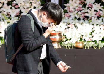 “좋은 곳에서 편히 쉬기를…” 눈물의 합동분향소