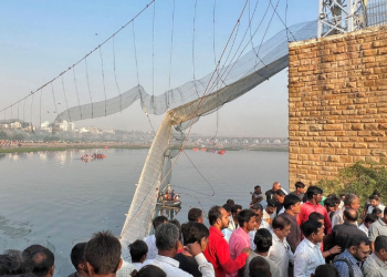 인도 다리붕괴 141명사망..이태원이어 세번째 재난