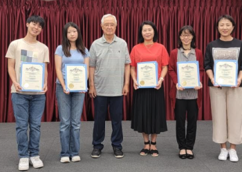한인 학생들, 한인타운 버스 배차 문제 공론화..LA시장상 수상