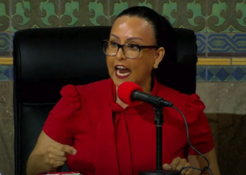 “마티네즈 시의원, 사퇴하라”..보닌 의원의 흑인 양아들 원숭이 비유