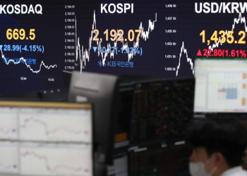 검은 화요일 공포…환율 22원 급등·코스닥 4% 하락