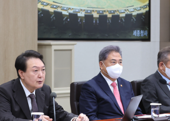 윤석열 “재외동포 국정참여 기회 보장하라” 지시