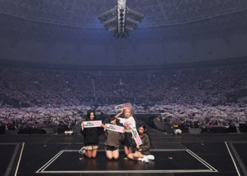 블랙핑크는 음악…젊은 여성 선망의 대상…관객 70% 여성