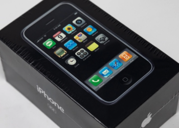 2007년 출시 ‘1세대 아이폰’, 경매서 3만9천달러에 낙찰