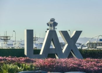 LA공항 전기실 ‘펑’ 소리, 이산화탄소 다량 누출…근로자 4명 중독, 1명 중태