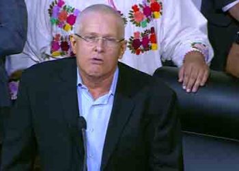 보닌, “인종차별 시의원들 사퇴하면 용서할 것”