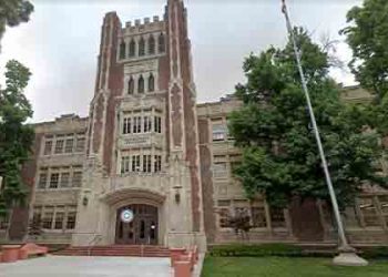 로스펠리즈  존마샬 고교서 칼부림, 2명 부상