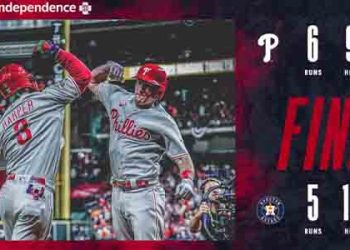 필라델피아, WS 1차전서 휴스턴 제압…리얼무토 홈런