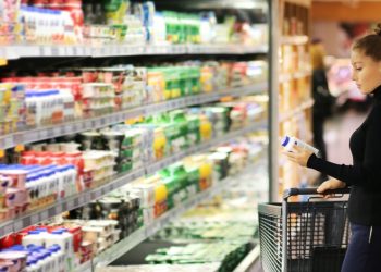 식품업체들 폭리..”인플레 핑계로 과도한 가격 인상”