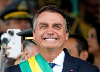 보우소나루 브라질 대통령, 패배 인정..권력 이양 승인