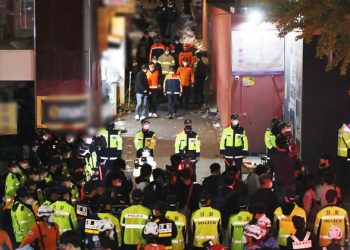 아무도 참사 징후 인지 못했나..이태원 현장 경찰 137명 수사