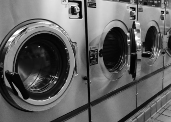 내연 여성 세탁기에 넣고 작동시킨  ****