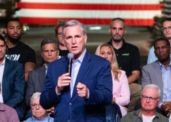 [중간선거 D-1]공화당 하원대표, ‘바이든 탄핵’ 여지