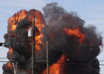 댈러스 에어쇼서 2차대전 군용기 2대 공중충돌…6명 사망(영상)