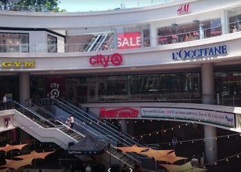 대한항공 여승무원, LA서 노숙자 칼에 맞아 중태