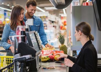 금리 인상에도 미국 10월 소매판매 1.3%↑…8개월 만에 최대 폭