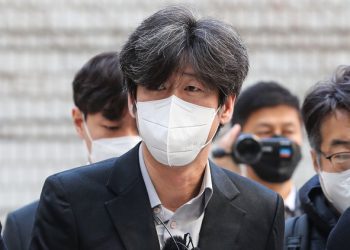 천화동인 이재명 지분…與 “그분은  이재명” 野 “3류 시나리오”