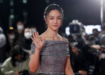 ‘헤어질 결심’ 청룡영화제 6관왕..탕웨이 외국인 최초 여우주연상