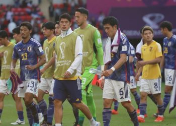 ‘욱일기 꺼낸’ 일본, 0-1 패배…16강 빨간불
