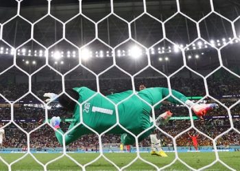 “수비 갑자기 한번에 무너진 게 패인”