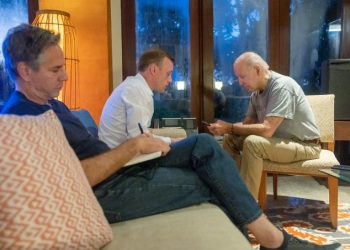 “바이든, 폴란드 미사일은 우크라 방공망 것이라고 말해”