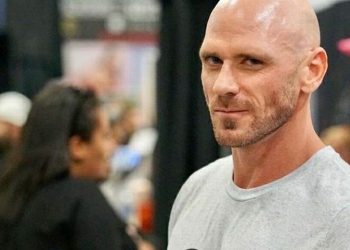 “우주서 촬영 첫 포르노 배우 되고 싶어”…머스크에 요청