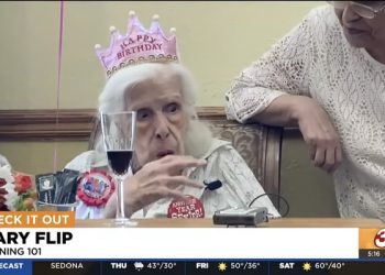 101세 할머니…장수 비결은 ‘테킬라 원샷’