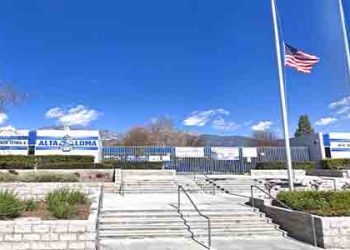 수백명 모인 심야 파티서 15세 고교생  총격사망