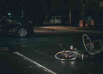 자전거 타던 50대 남성 뺑소니 차량에 사망