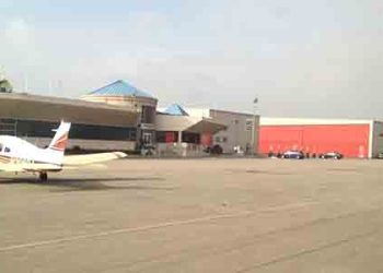 토랜스서 경비행기 착륙 중 충돌.. 조종사 등 2명 사망