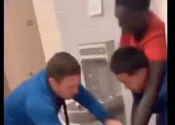 흑인학생, 아시안 학생 흉기 폭행 “학교 가면 불안”