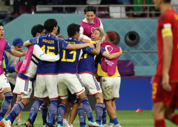 일본의 기적, 독일·스페인 잡고 ‘죽음의 조’ 1위 16강