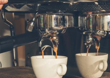 커피 마시면 고혈압 위험 낮아진다?…”아닙니다”