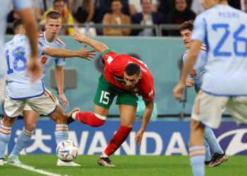 스페인 탈락 이변, …모로코 사상 첫 8강,