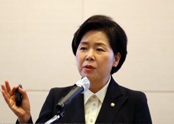 “이재명은 민주당의 계륵, 사랑한다면 떠나라”