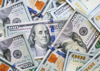 뚝뚝 떨어지는 달러화 가치…미국 경제 침체 우려