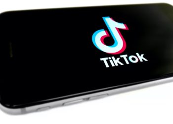 미국 공무원 틱톡 사용 못한다..상원, 금지법안 가결